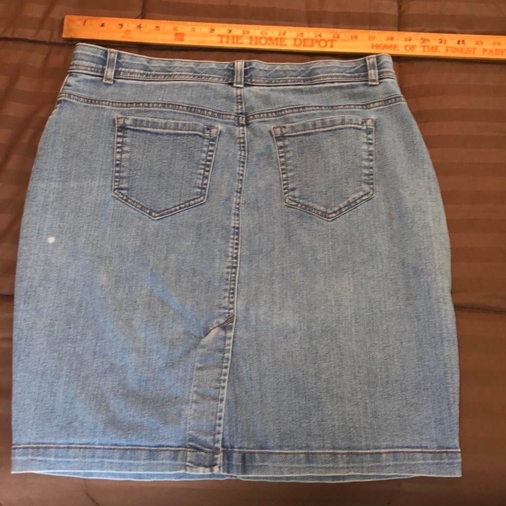 (Sold) VINTAGE CHARTER CLUB denim skirt - Picture 2 of 7